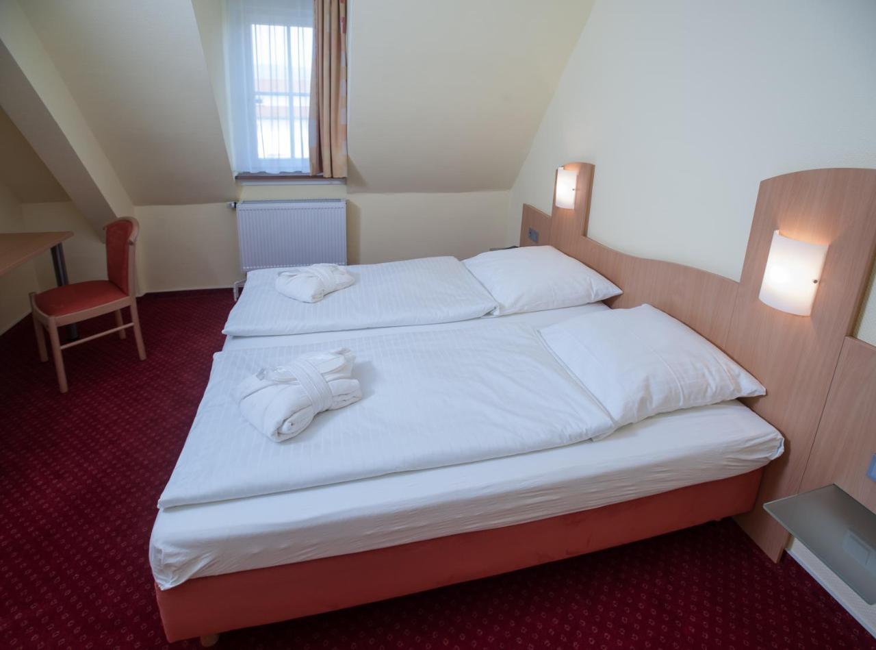 Johanniterhotel Nieder Weisel Extérieur photo